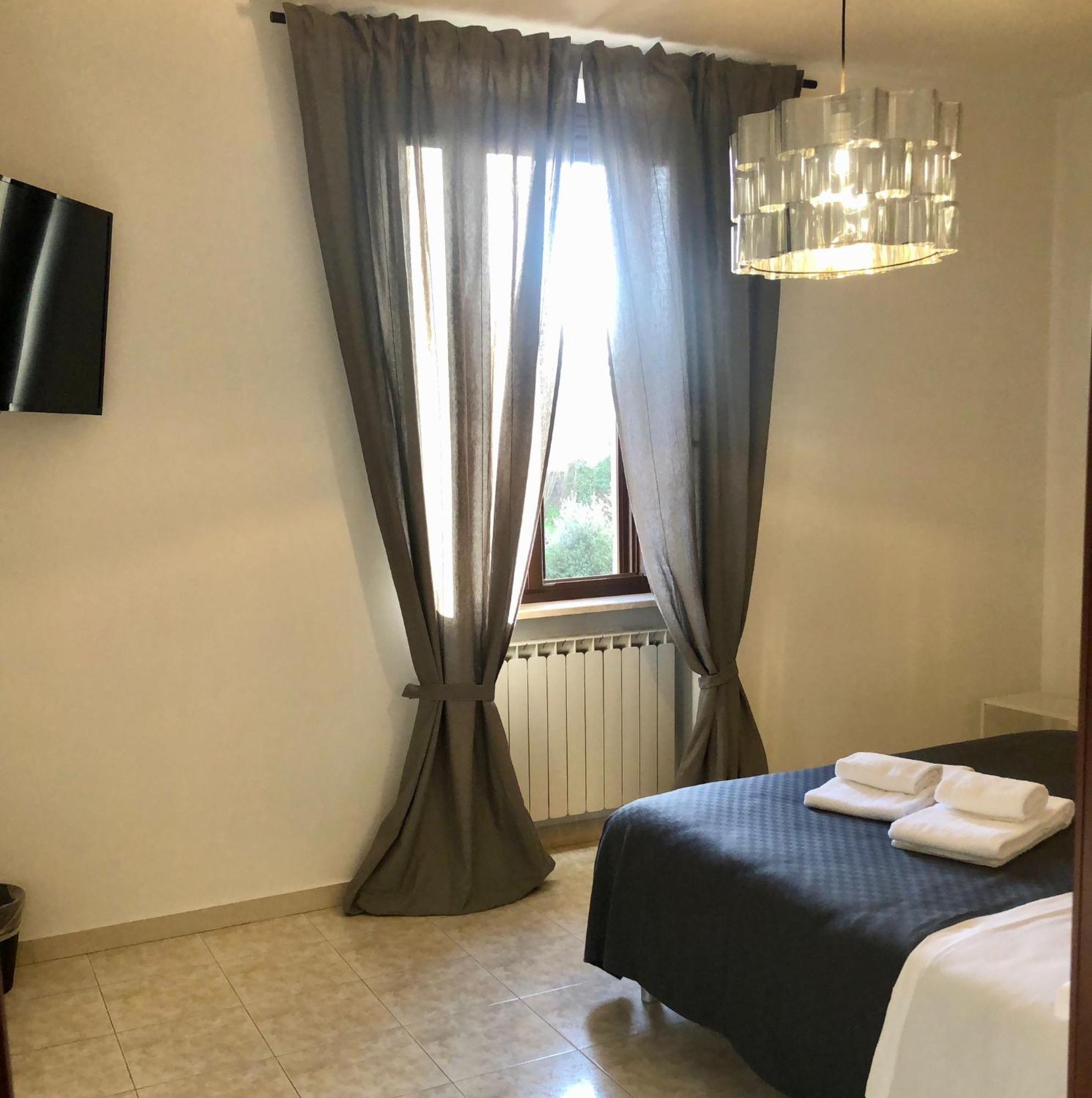 Santa Filomena Guest House Терні Екстер'єр фото